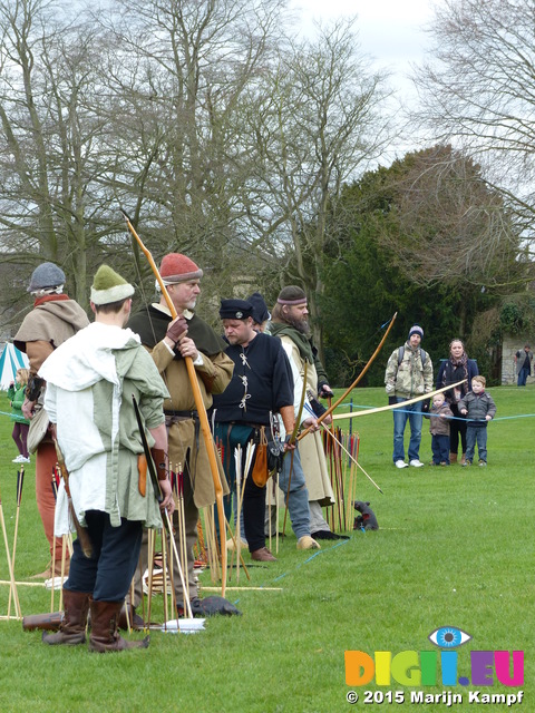 FZ012928 Archers at Glastonbury Abbey